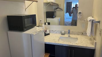 Standard Room, 2 Queen Beds | Bathroom