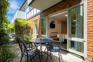 Apartamento família, 1 quarto | Terraço/pátio