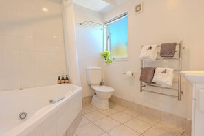 One Bedroom Spa Apartment | Premium bedding, laptop workspace, soundproofing, iron/ironing board