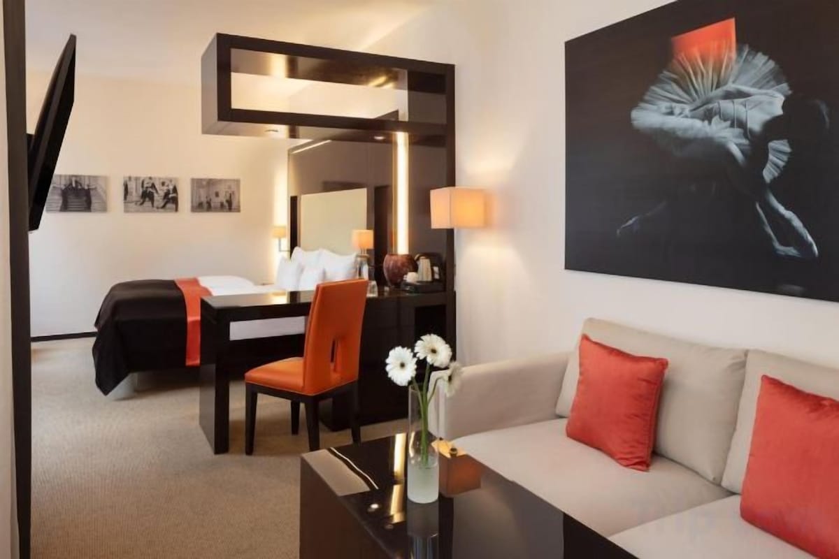 Minibar (some free items), in-room safe, desk, blackout drapes