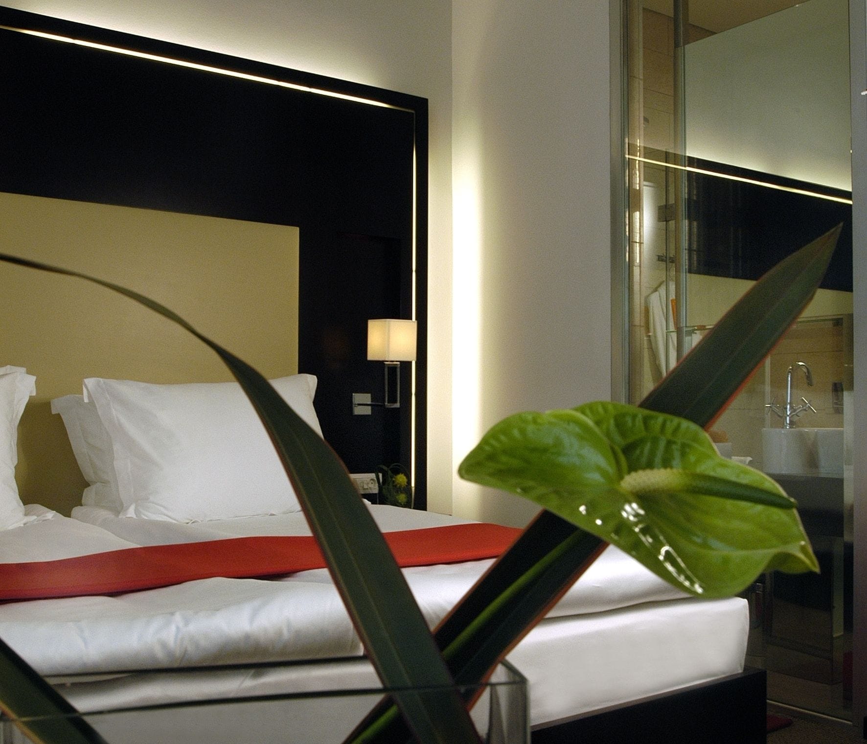 Deluxe-Doppelzimmer, 1 Queen-Bett | Minibar (mit einigen kostenlosen Artikeln), Zimmersafe, Schreibtisch