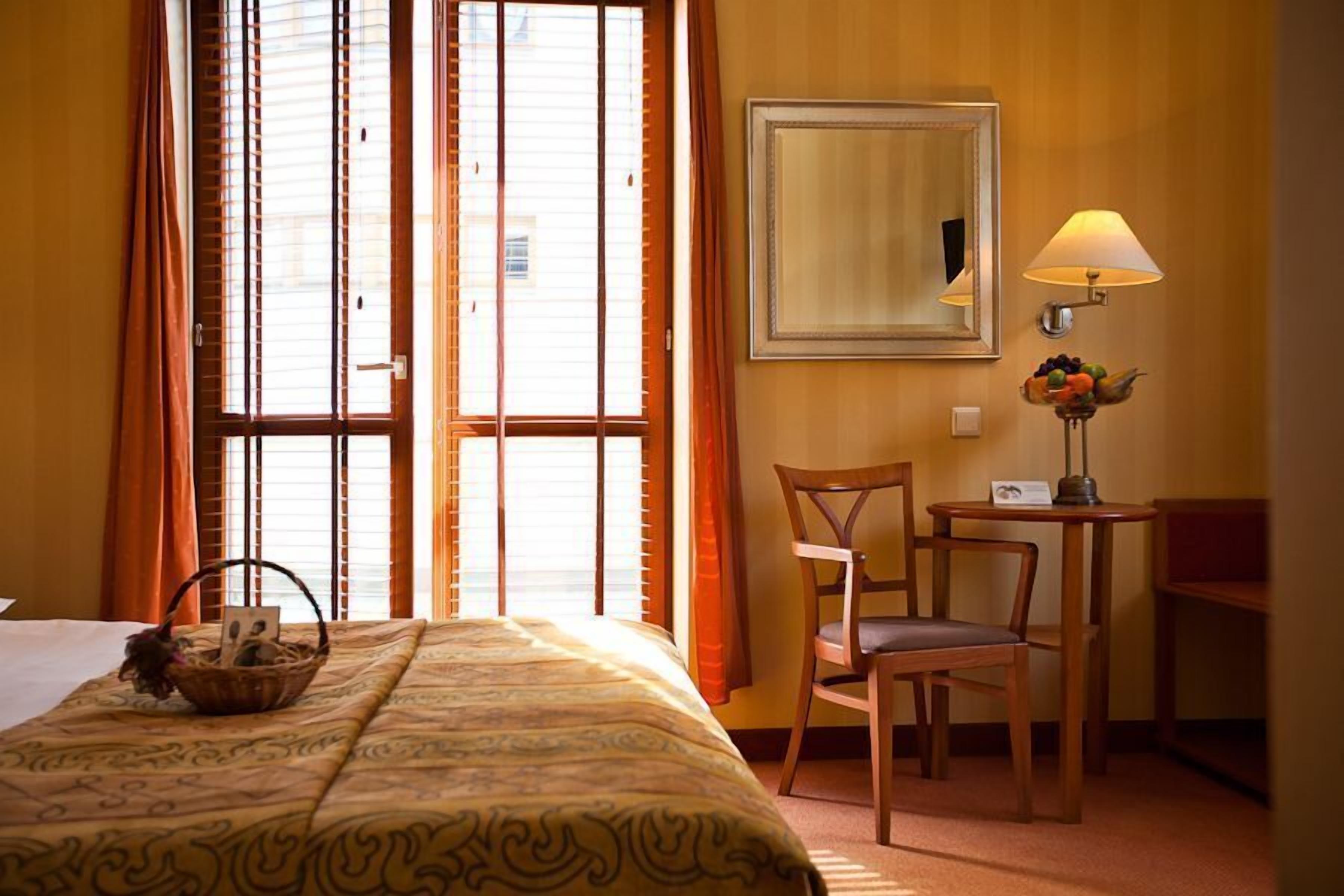 hypo-allergenic bedding, minibar, in-room safe, desk