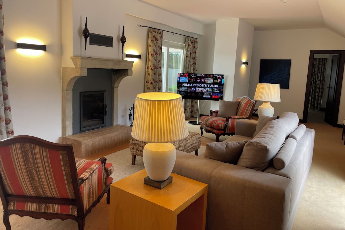 Exclusive Suite | Minibar, in-room safe, desk, free WiFi
