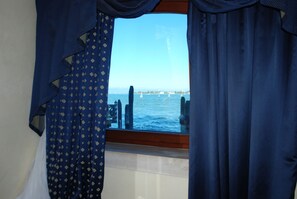 Superior Double Room, Lagoon View