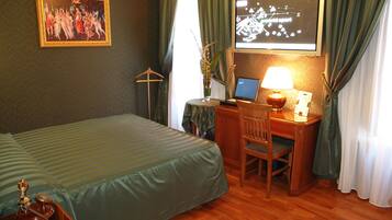 In-room safe, desk, blackout curtains, free WiFi