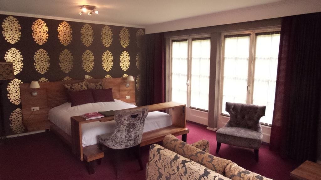 junior suite, 1 king bed | 1 bedroom, select comfort beds, minibar, in-room safe