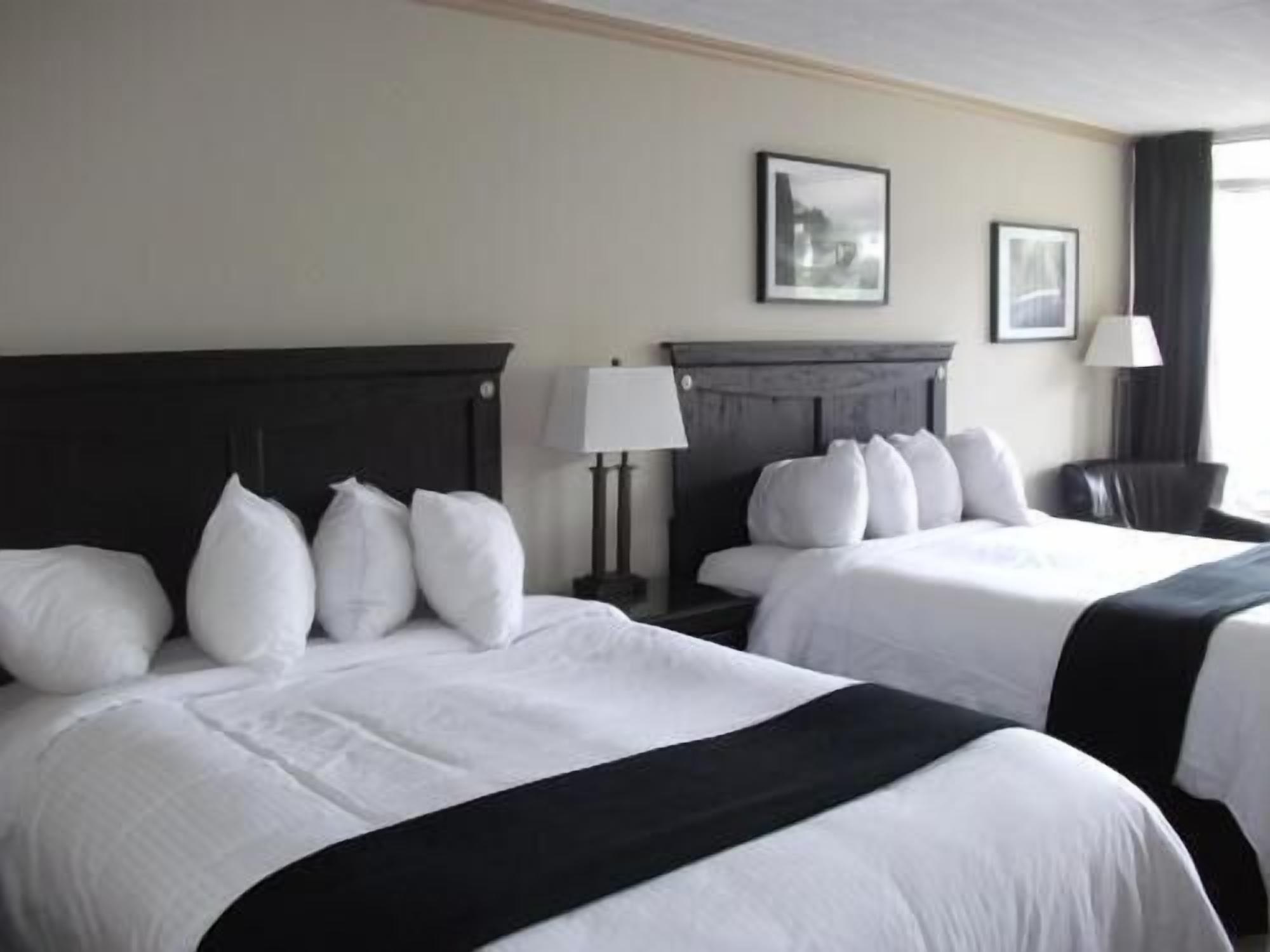 Desk, blackout drapes, iron/ironing board, free WiFi