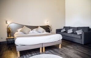 Soundproofing, free WiFi, wheelchair access - Aéroport Hôtel (Mauguio)