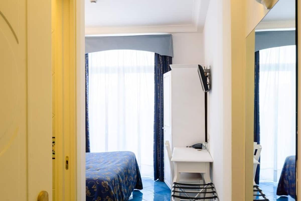 frette italian sheets, premium bedding, select comfort beds, minibar