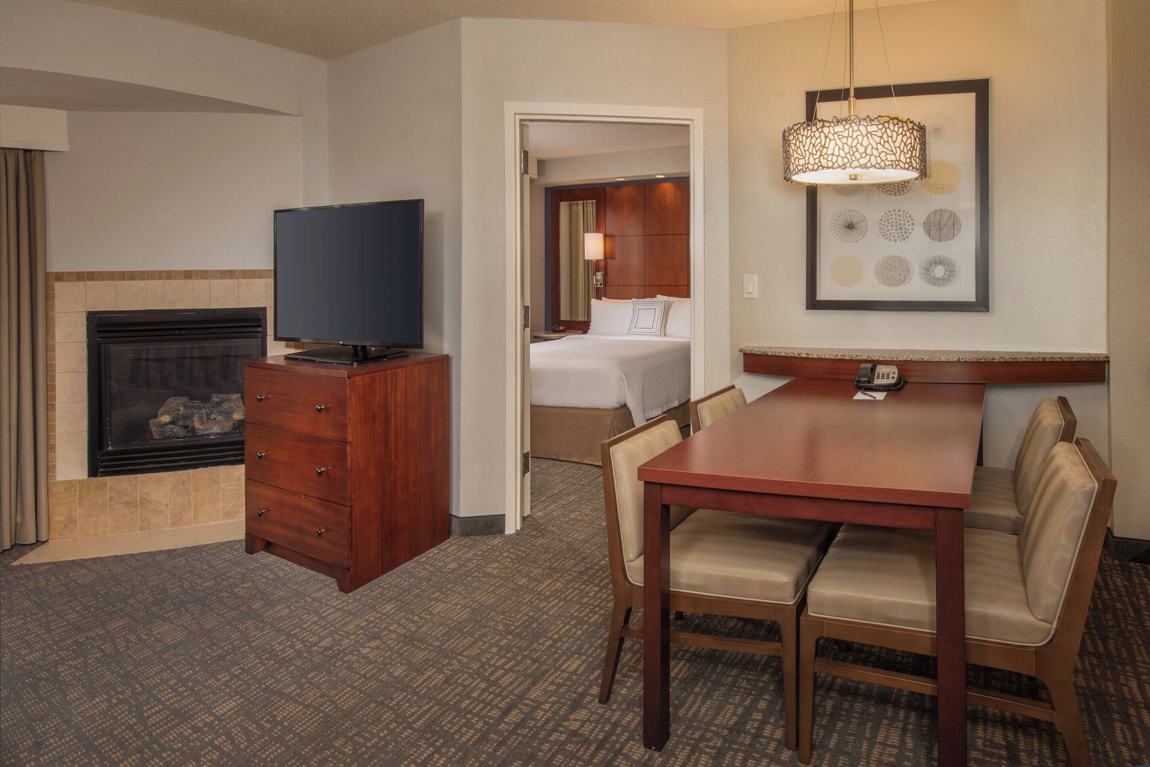 premium bedding, in-room safe, desk, laptop workspace