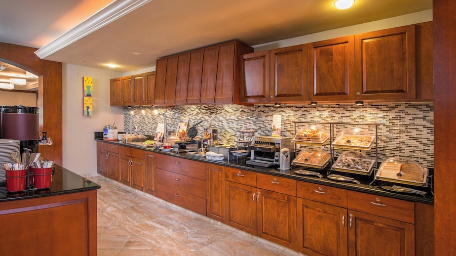 Residence Inn by Marriott Dulles Airport At Dulles 28 Centre