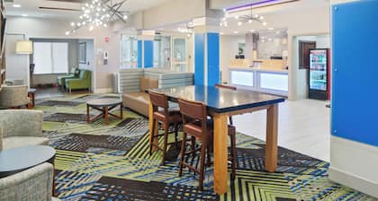 Holiday Inn Express & Suites Stroudsburg-Poconos by IHG