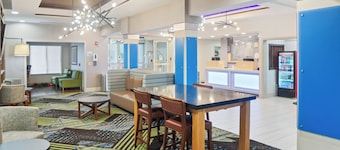 Holiday Inn Express & Suites Stroudsburg-Poconos by IHG