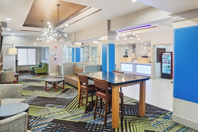 Holiday Inn Express & Suites Stroudsburg-Poconos by IHG