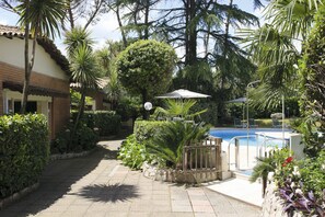 Piscine extérieure (ouverte en saison)