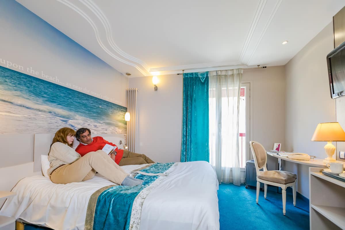 Superior Suite (Double Céleste) | In-room safe, desk, blackout curtains, soundproofing