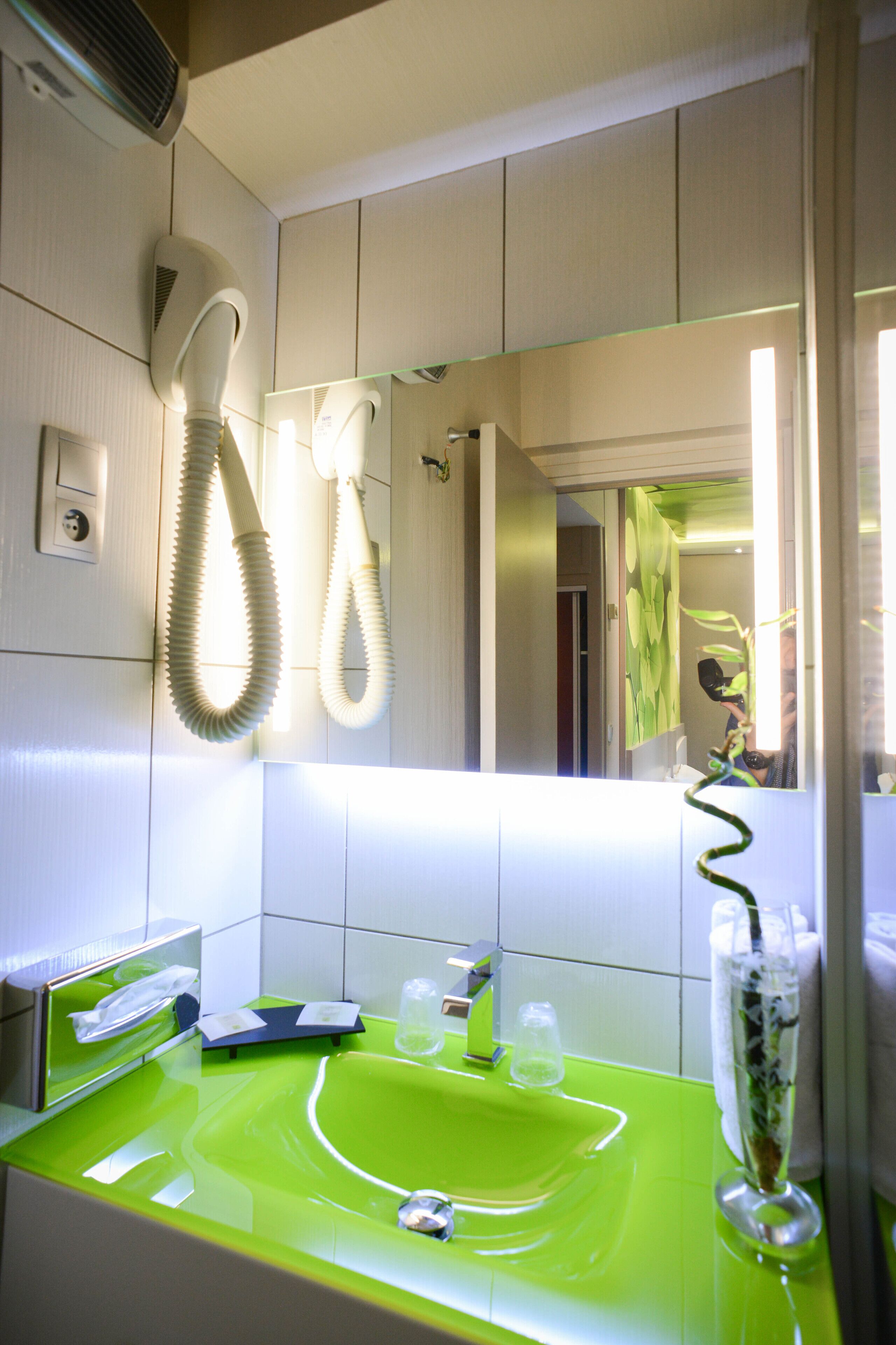 superior suite (double céleste) | bathroom | rainfall showerhead, hair dryer, towels