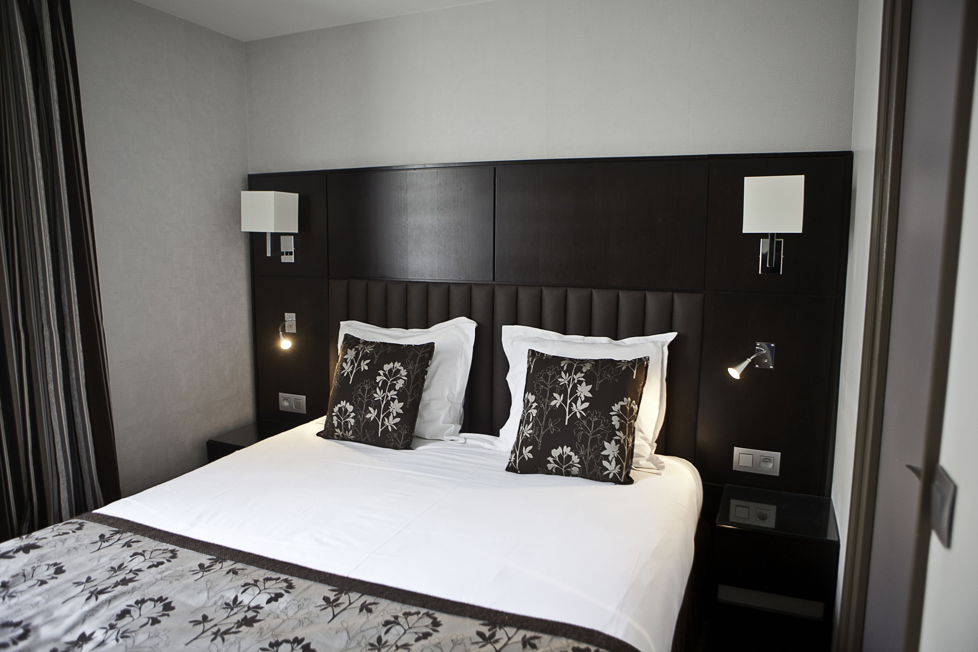 Camera Standard, 1 letto queen, non fumatori (Twin bed on request) | Biancheria da letto di alta qualità, minibar, una cassaforte in camera