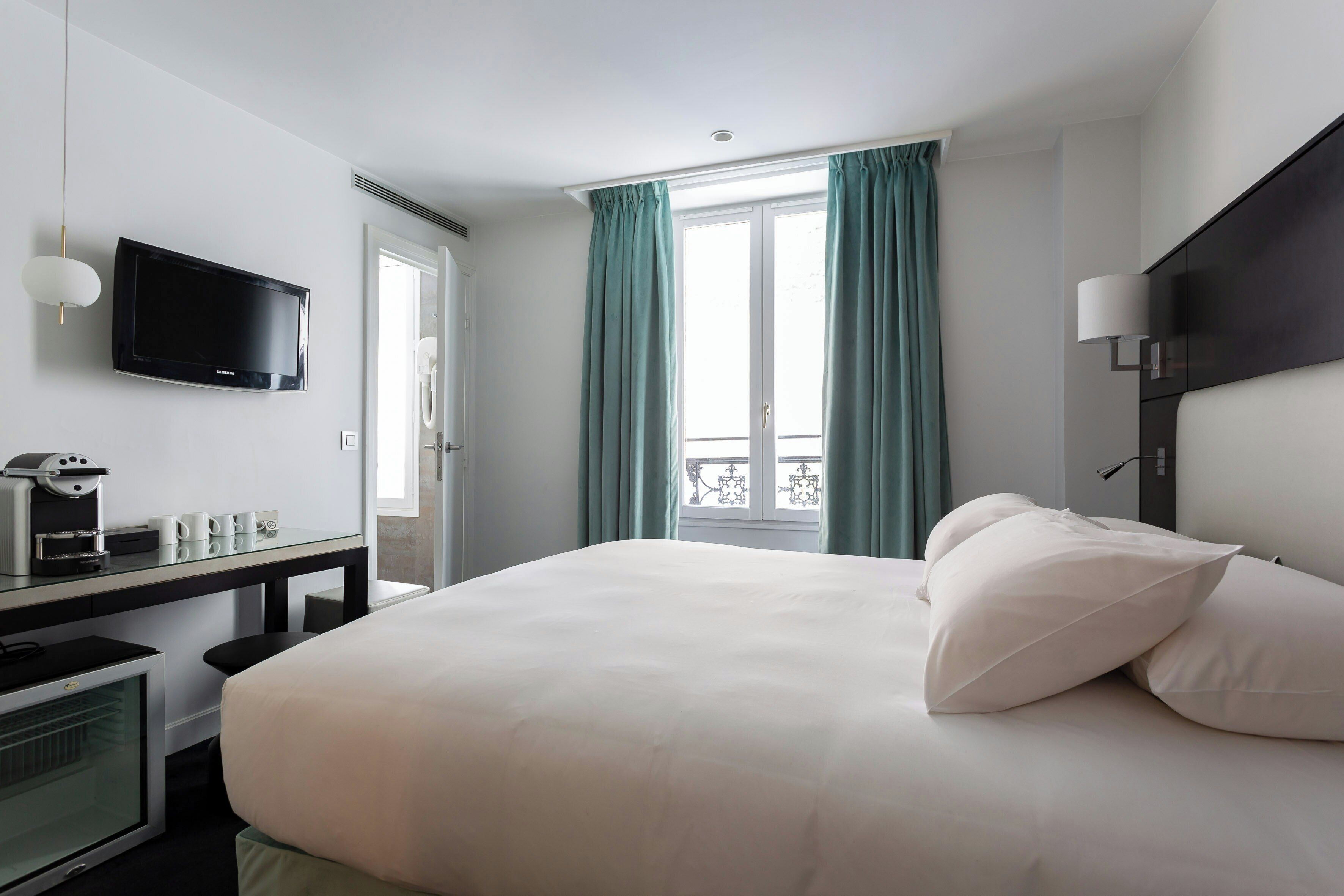 Premium bedding, minibar, in-room safe, desk