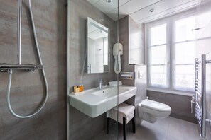 Kostenlose Toilettenartikel, Haartrockner