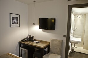 Superior Room | Room amenity - Best Western Sevres Montparnasse (Paris)