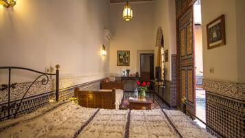 Wi-Fi gratuit, draps fournis