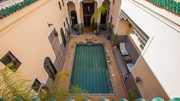 Outdoor pool, sun loungers