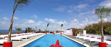 Indoor pool, outdoor pool