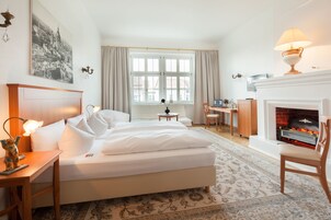 Hypo-allergenic bedding available, pillowtop beds, minibar, in-room safe