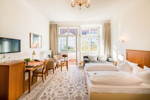 Superior Room | Hypo-allergenic bedding, pillow-top beds, minibar, in-room safe - Hotel Brandies Berlin (Berlin)