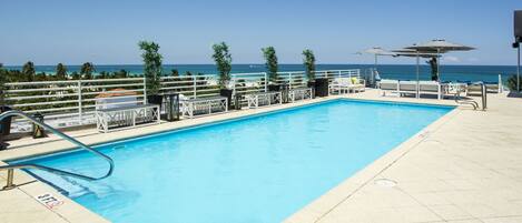 Kolam renang terbuka