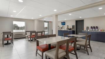 Free daily continental breakfast