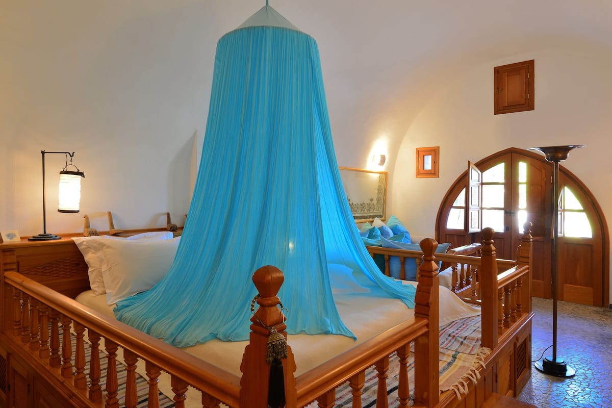 Honeymoon Suite