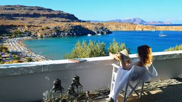 Villa (Melenos) | Terras