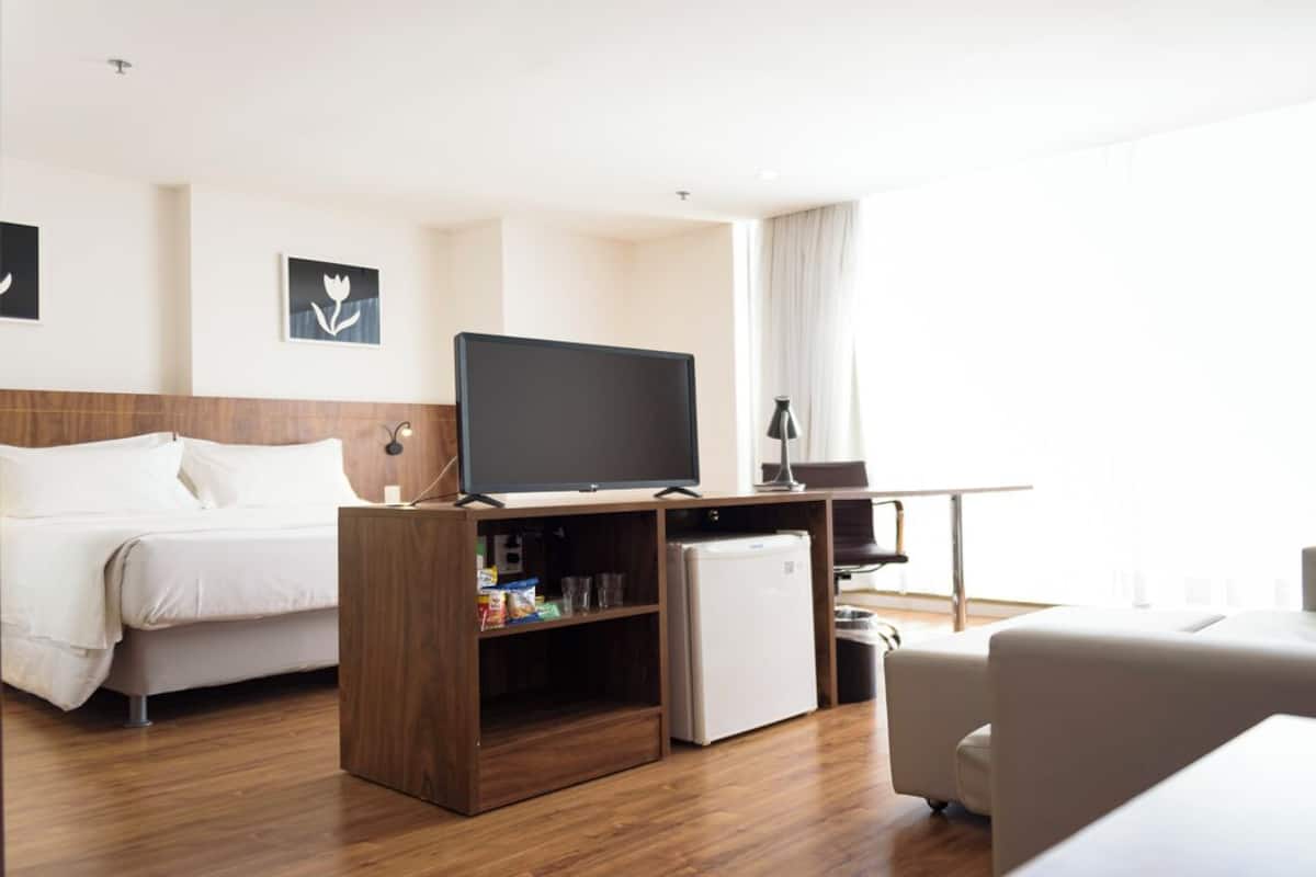 Luxo Casal | Minibar, caja de seguridad en la habitación y escritorio 