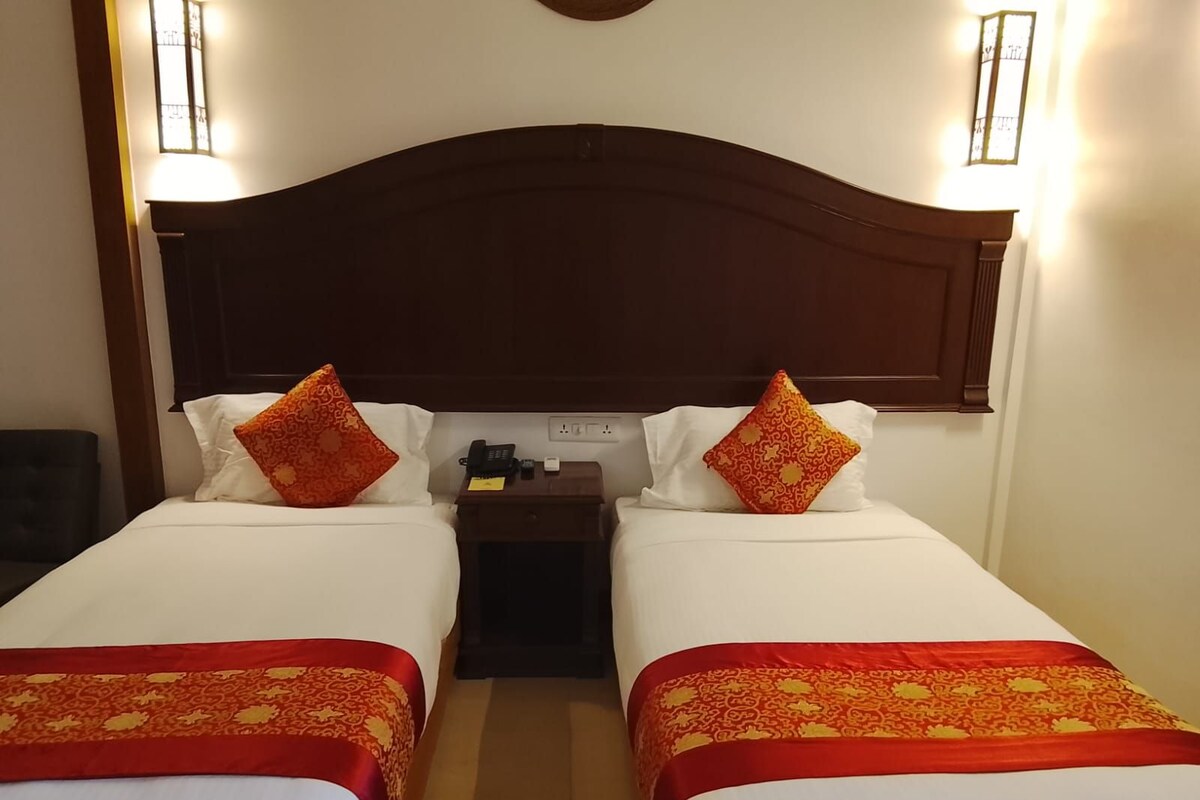  Lumbini Standard Room | 고급 침구, 객실 내 금고, 책상, 노트북 작업 공간