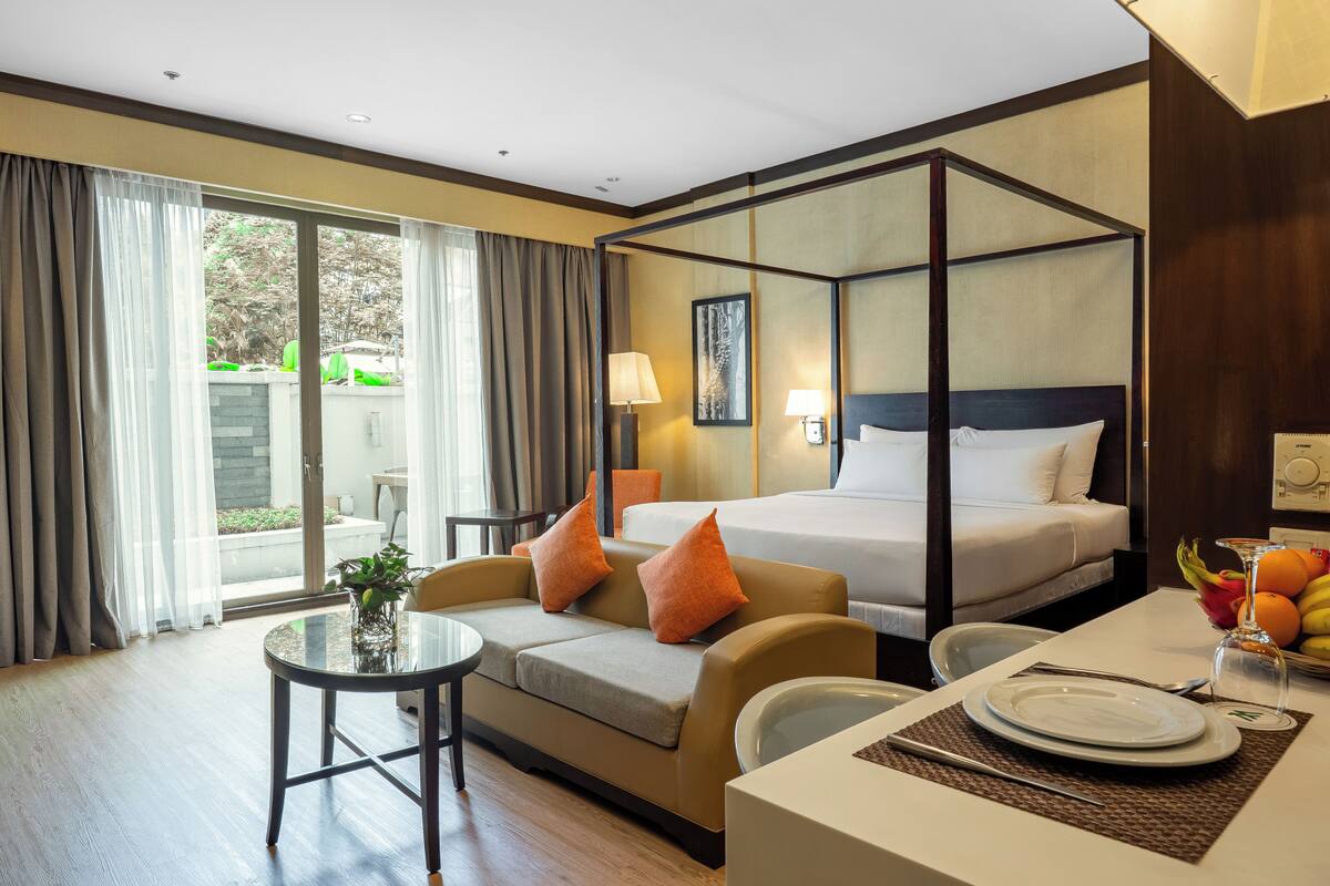one bedroom lanai suite | in-room safe, desk, soundproofing, iron/ironing board