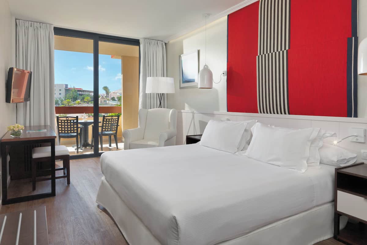 Bureau, rideaux occultants, Wi-Fi gratuit, draps fournis