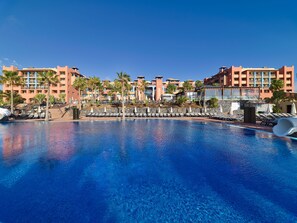 5 개의 야외 수영장, 수영장 파라솔, 일광욕 의자