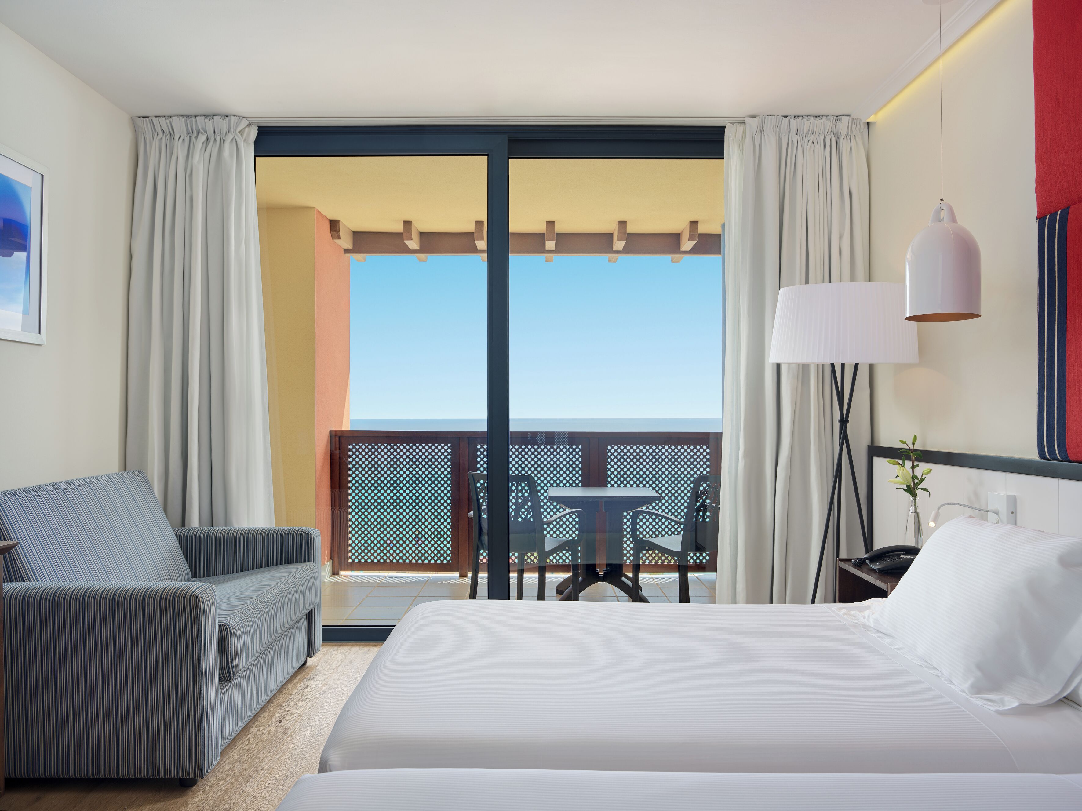 Bureau, rideaux occultants, Wi-Fi gratuit, draps fournis