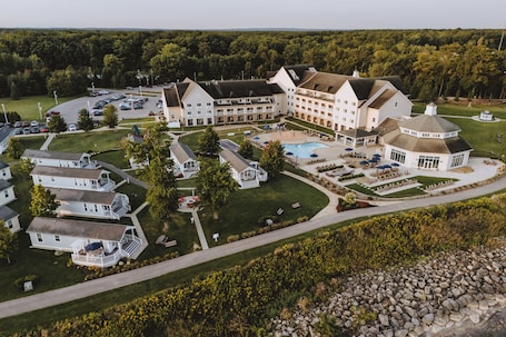 Exterior. The Lodge at Geneva