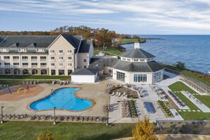 Indoor pool, seasonal outdoor pool - The Lodge at Geneva (Geneva)