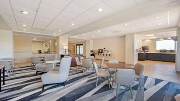 Tägliches inbegriffenes kontinentales Frühstück