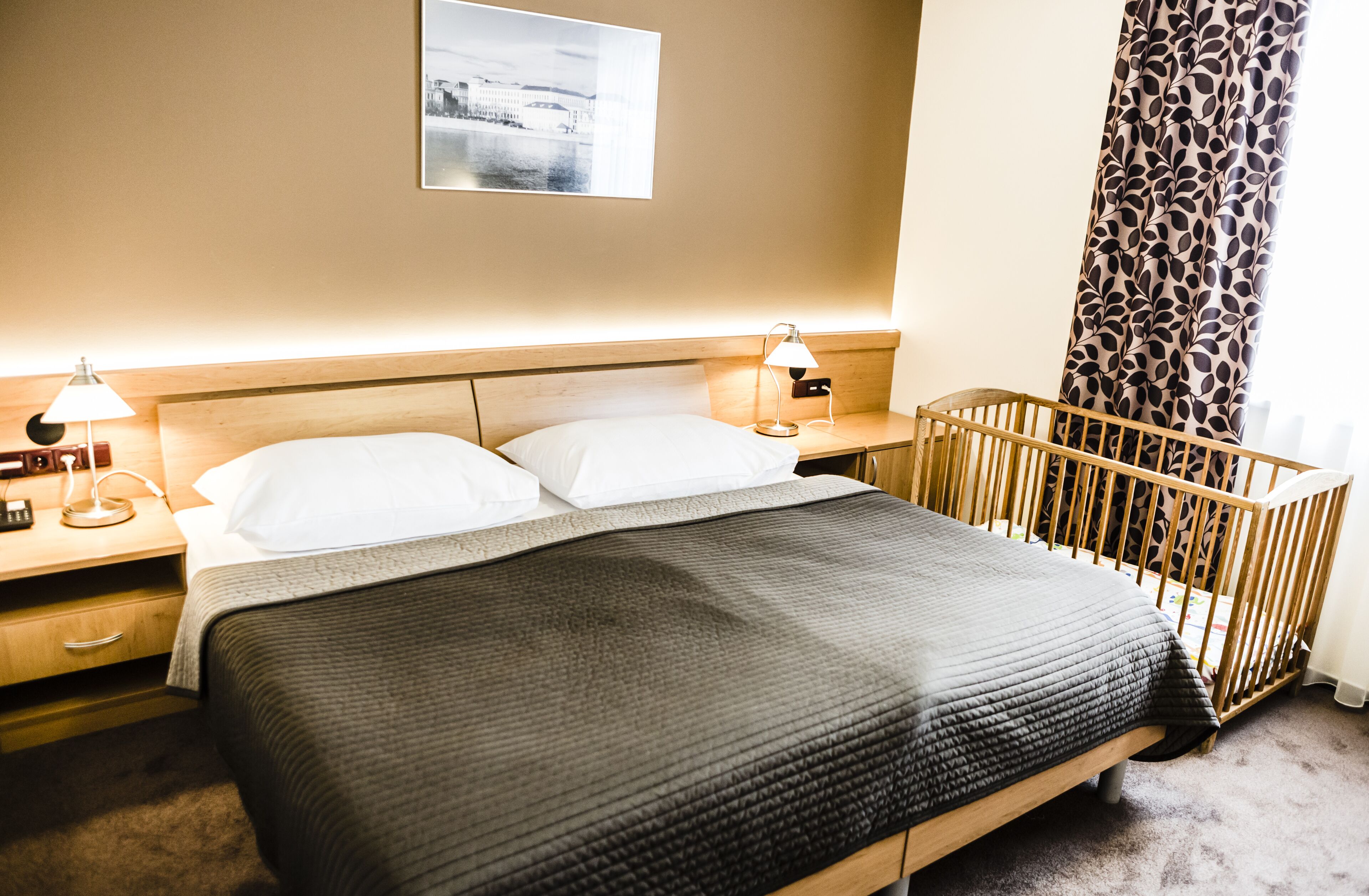 standard double or twin room | in-room safe, desk, blackout curtains, soundproofing