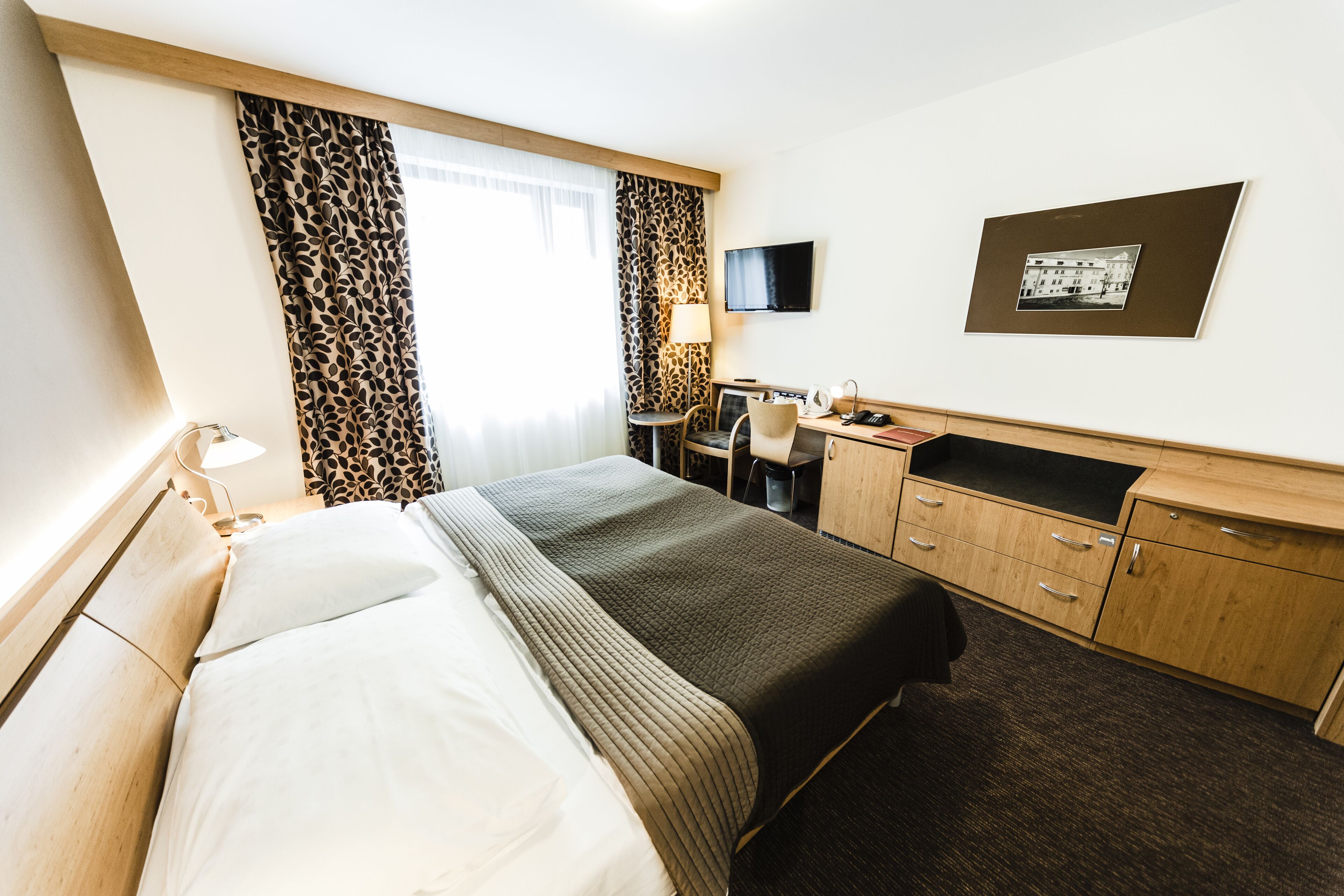 standard double or twin room | in-room safe, desk, blackout curtains, soundproofing