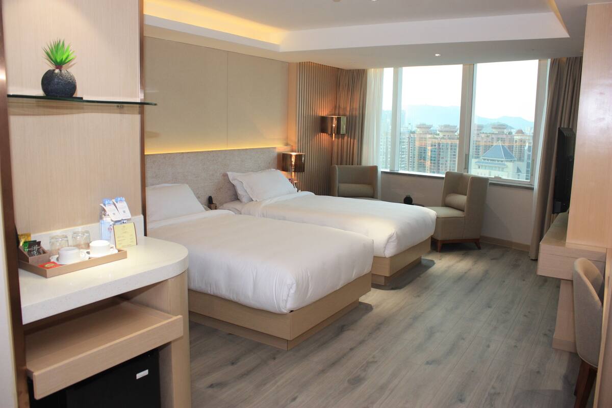 Minibar, desk, blackout curtains, free WiFi