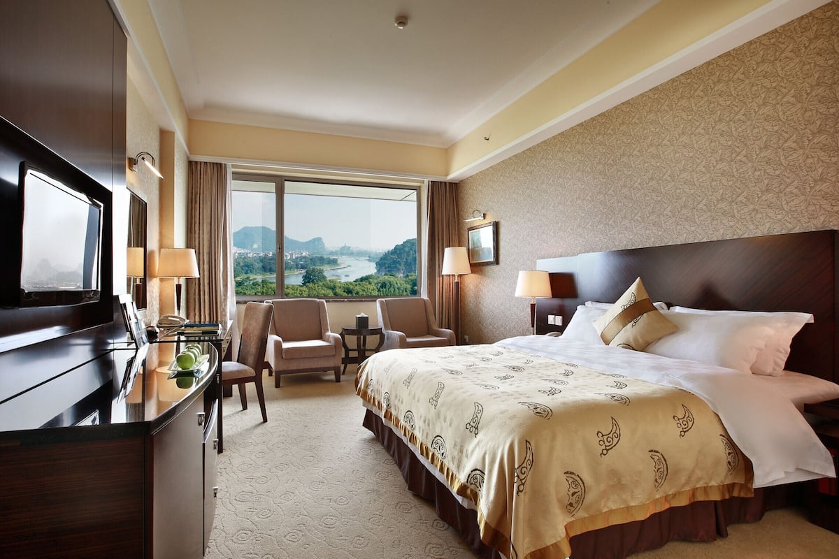 Biancheria da letto di alta qualità, copriletto in piuma, minibar