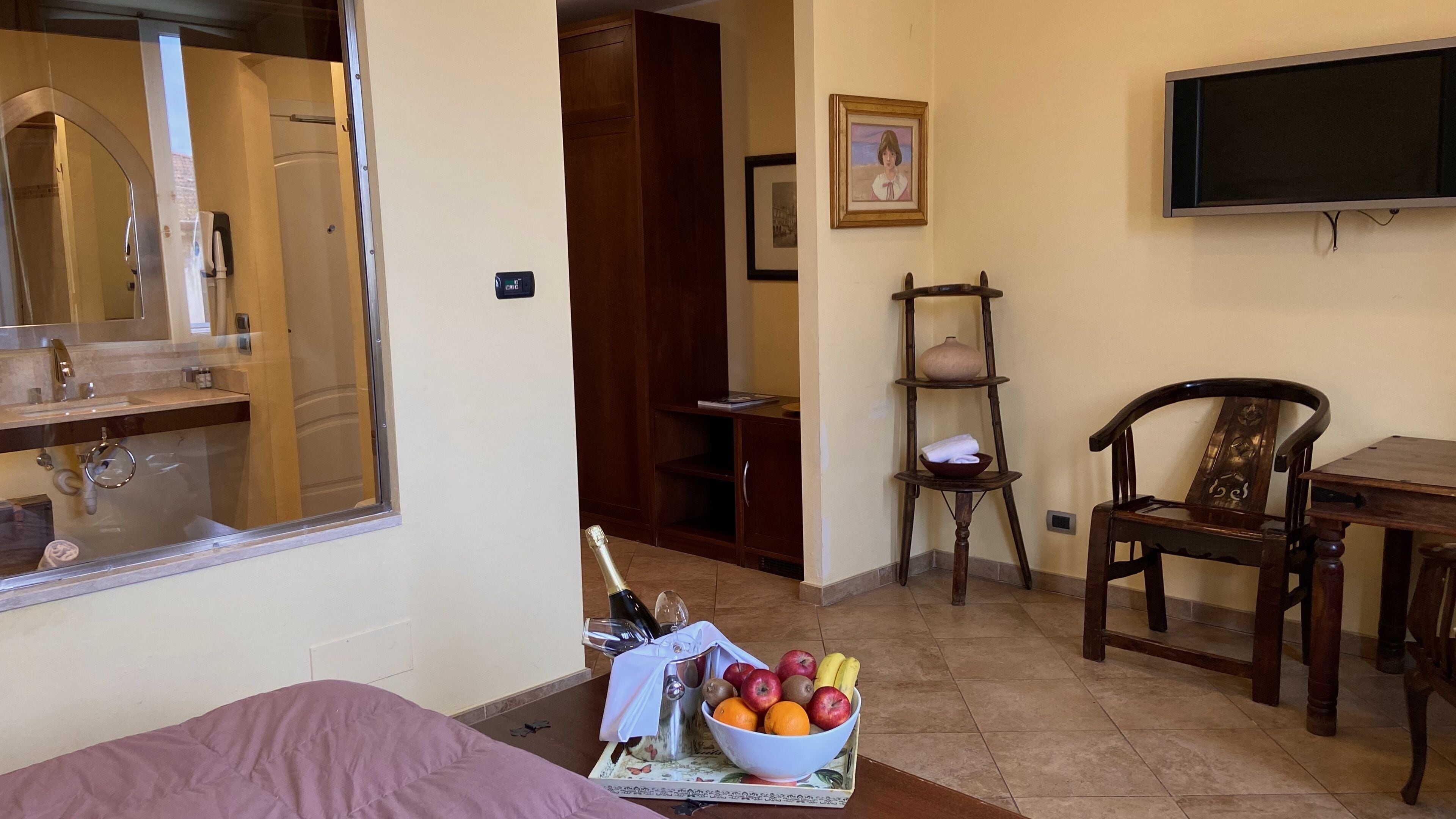 minibar, in-room safe, desk, blackout curtains