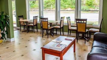 Dagelijks ontbijt voor onderweg inbegrepen