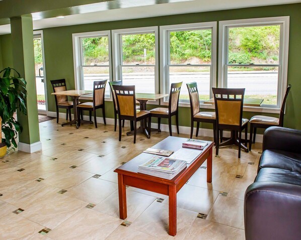 Petit déjeuner à emporter compris tous les jours